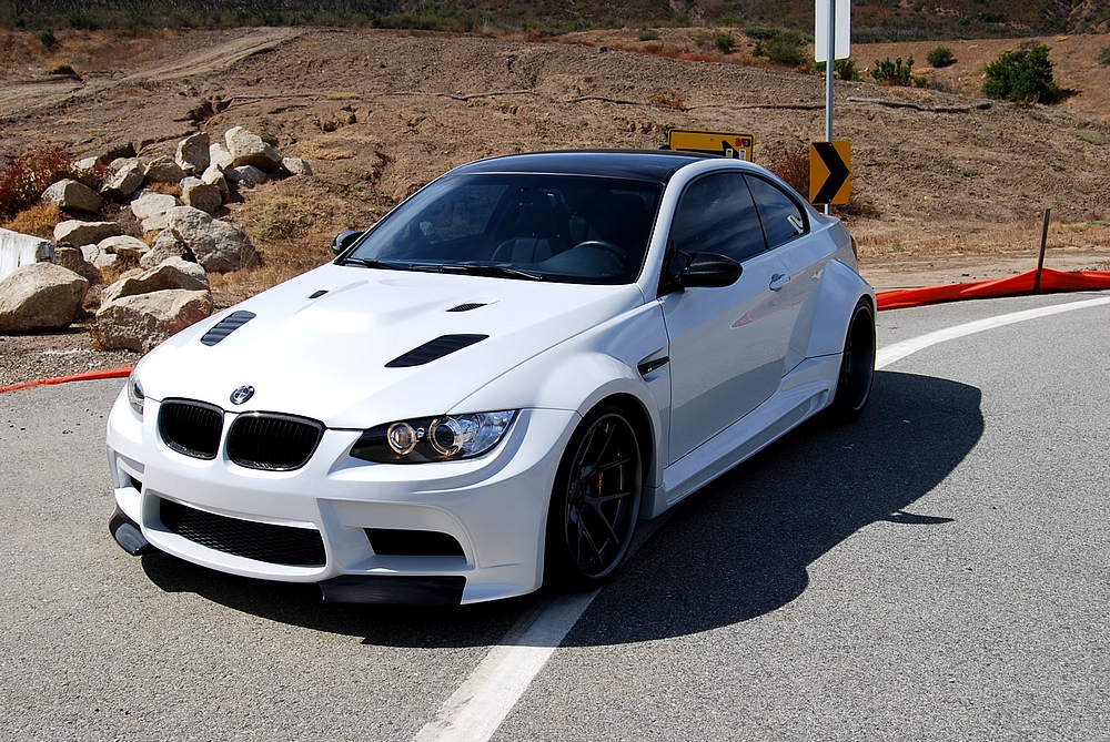 [http://westcoastmotoring.com/wp-content/oqey_gallery/galleries/vorsteiner-gtrs3-build-pearl-white/galimg/1000_dsc_0115.jpg]